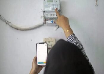 PLN Genjot Listrik Desa di Pelosok Kutim, Terganjal Akses dan Penolakan Warga
