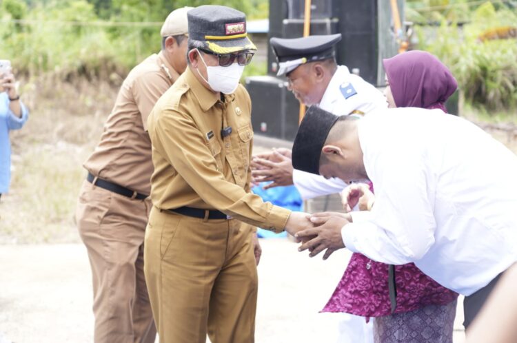 Kepala Desa Kelinjau Ilir Resmi Menjabat, Bupati Tekankan Pelayanan Publik dan Transparansi