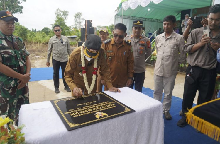 Bupati Kutim Resmikan Kantor Desa Muara Dun