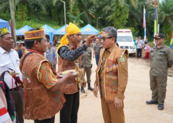Panen Padi Mayas dan Sekurau Atas: Alam dan Adat Menjaga Ketahanan Pangan