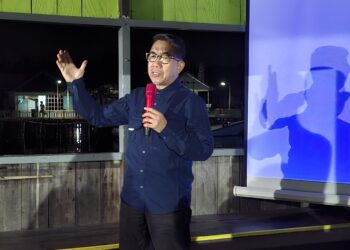Berlayar Bersama Bapak: Abadinya Pesona Pulau Miang dalam Kamera