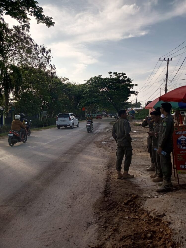 Satpol PP Kutim Tertibkan PKL, Ruang Publik Ditata tanpa Mematikan Nafkah