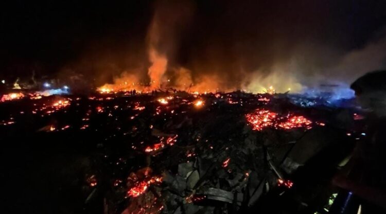 Kebakaran Siang Hari di Batu Timbau Kutim, 105 Rumah Hangus dan 155 KK Terdampak