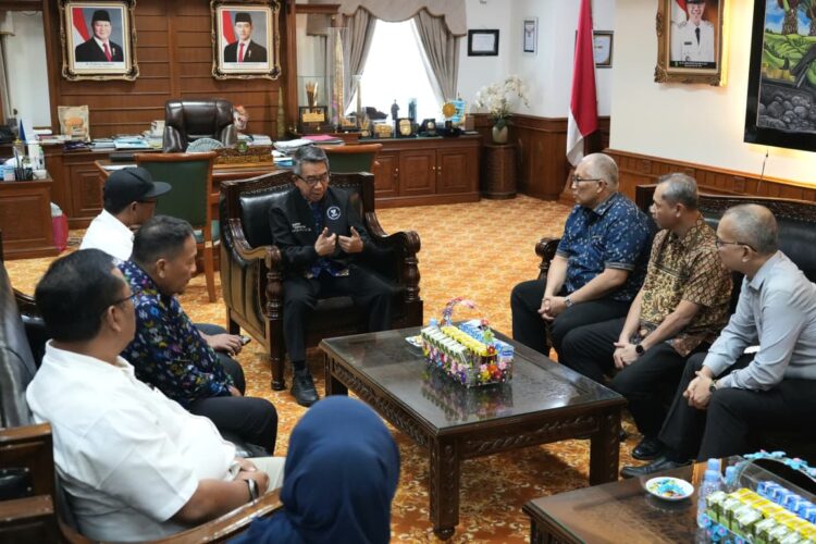 Bupati Ardiansyah Buka Pintu Investasi Tambang di Muara Wahau