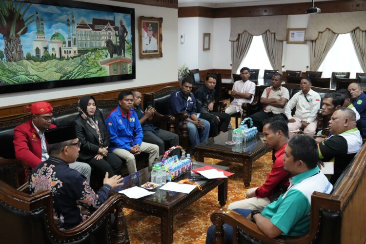 Serikat Buruh Desak LKS Tripartit Kutim Diaktifkan, Bupati Siap Tindak Lanjuti 