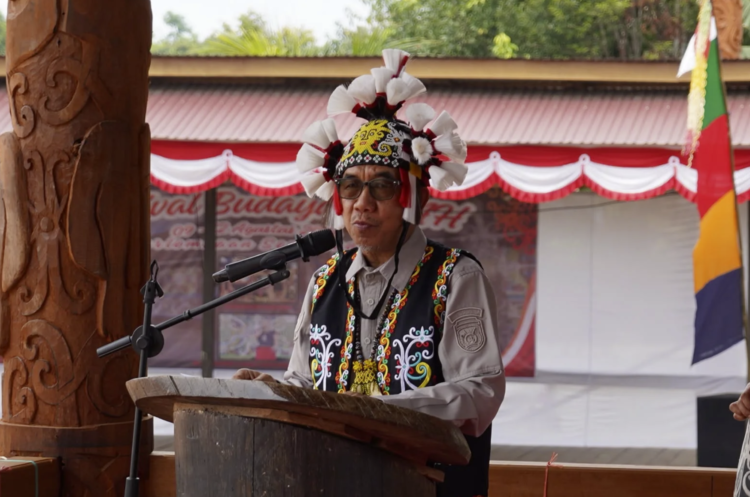 Lima Bayi Laki-laki Ikuti Prosesi Ufah, Simbol Calon Pemimpin Dayak Kayan